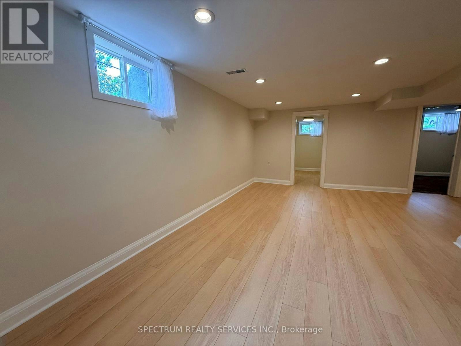 LOWER-172 Queenslea Avenue, Toronto, ON, M9N 2L3 - 14