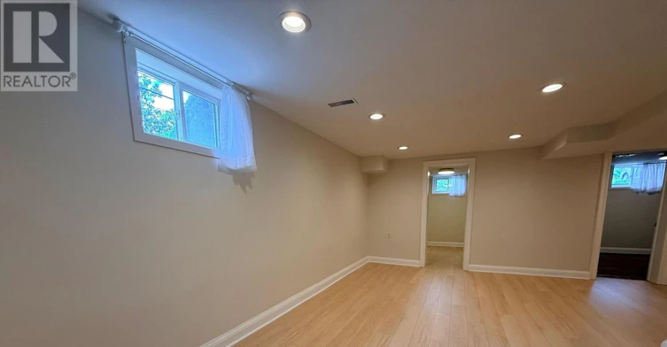 LOWER-172 Queenslea Avenue, Toronto, ON, M9N 2L3 - 14