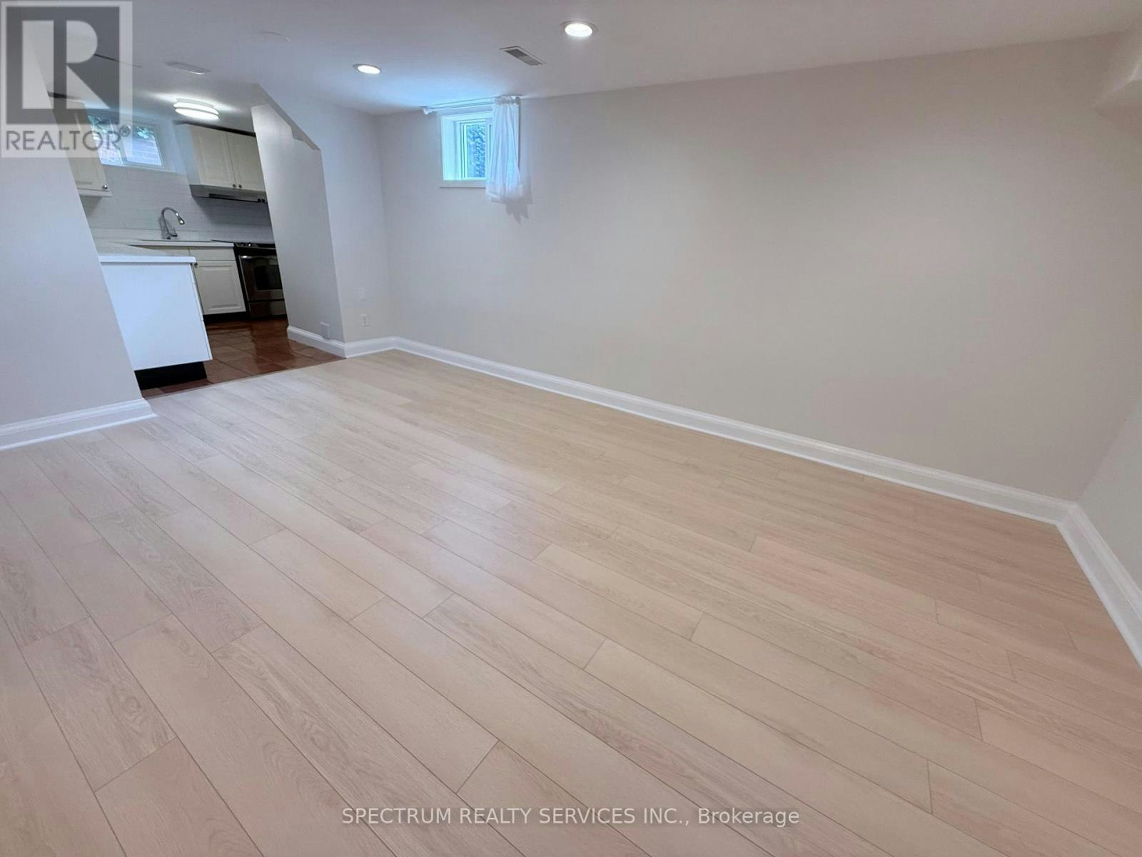 LOWER-172 Queenslea Avenue, Toronto, ON, M9N 2L3 - 15