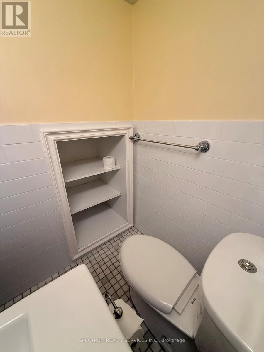 LOWER-172 Queenslea Avenue, Toronto, ON, M9N 2L3 - 18