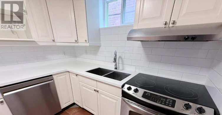 LOWER-172 Queenslea Avenue, Toronto, ON, M9N 2L3 - 3