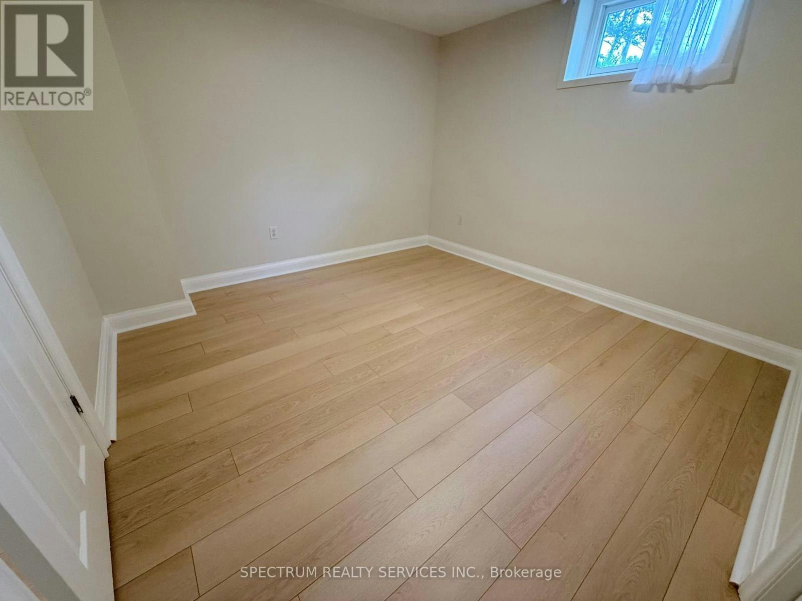 LOWER-172 Queenslea Avenue, Toronto, ON, M9N 2L3 - 9