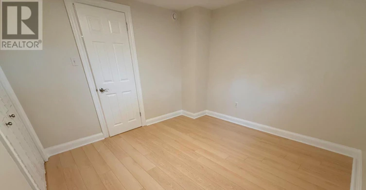 LOWER-172 Queenslea Avenue, Toronto, ON, M9N 2L3 - 8