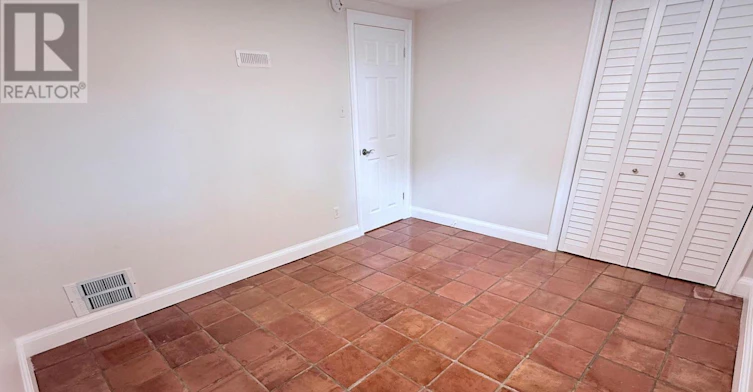 LOWER-172 Queenslea Avenue, Toronto, ON, M9N 2L3 - 12
