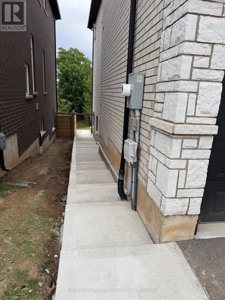 LOWER-27 Deerfield Lane, Hamilton, ON, L9K 1R4 - 3