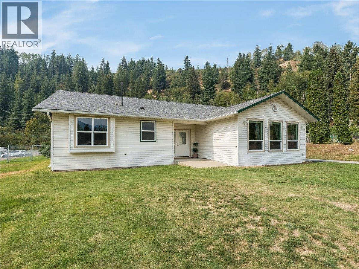 900 China Creek Road, Genelle, BC, V0G 1G0