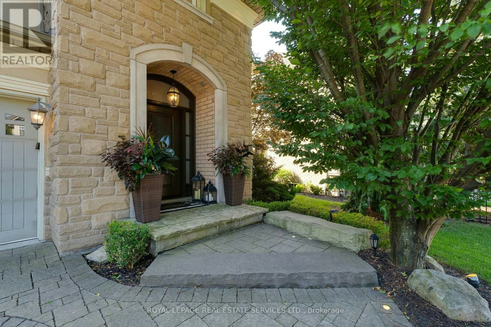 167 Innville Crescent, Oakville, ON, L6L 0B8 - 3