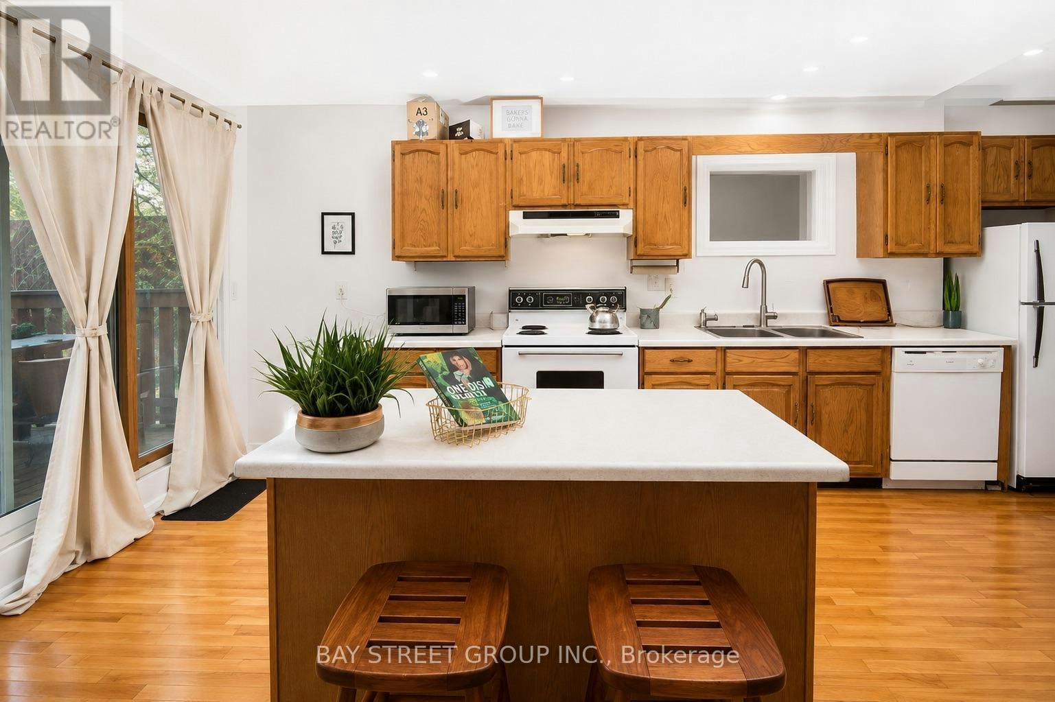 586 Huron Street, Toronto, ON, M5R 2R7 - 3