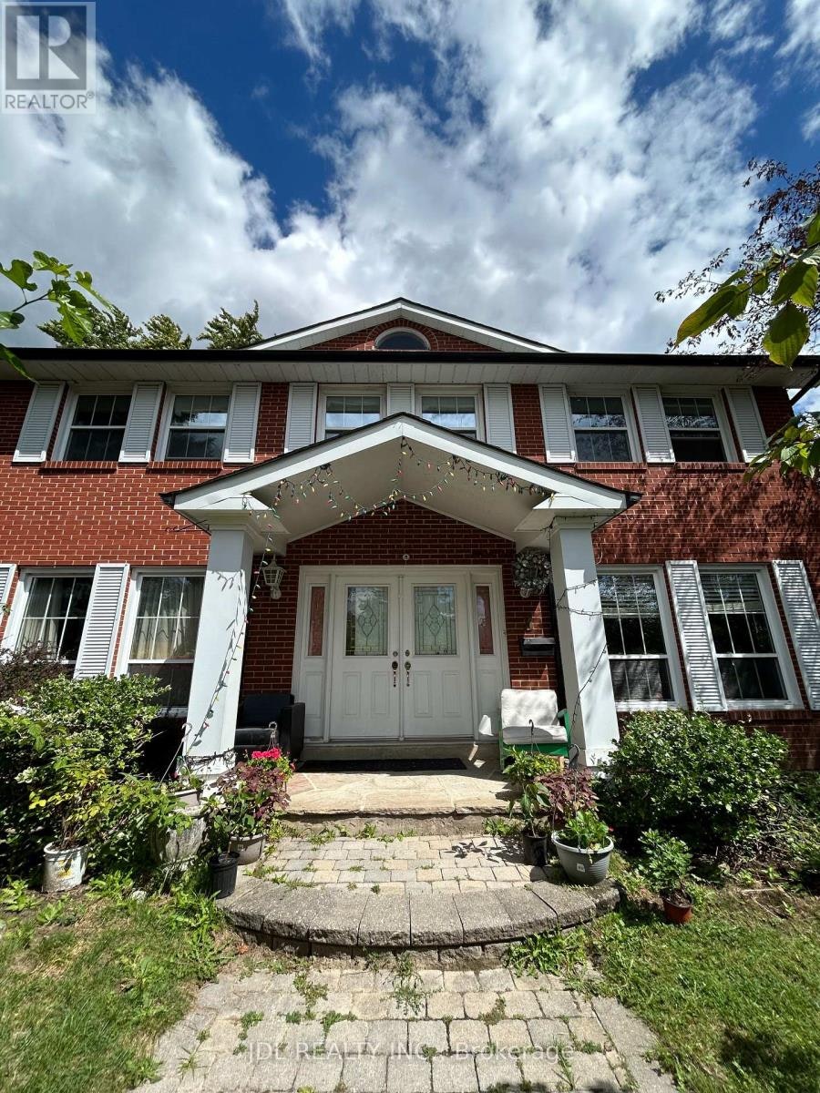 B-MASTER 3 Bedroom Butterfield Dr Drive, Toronto, ON, M3A 2L9