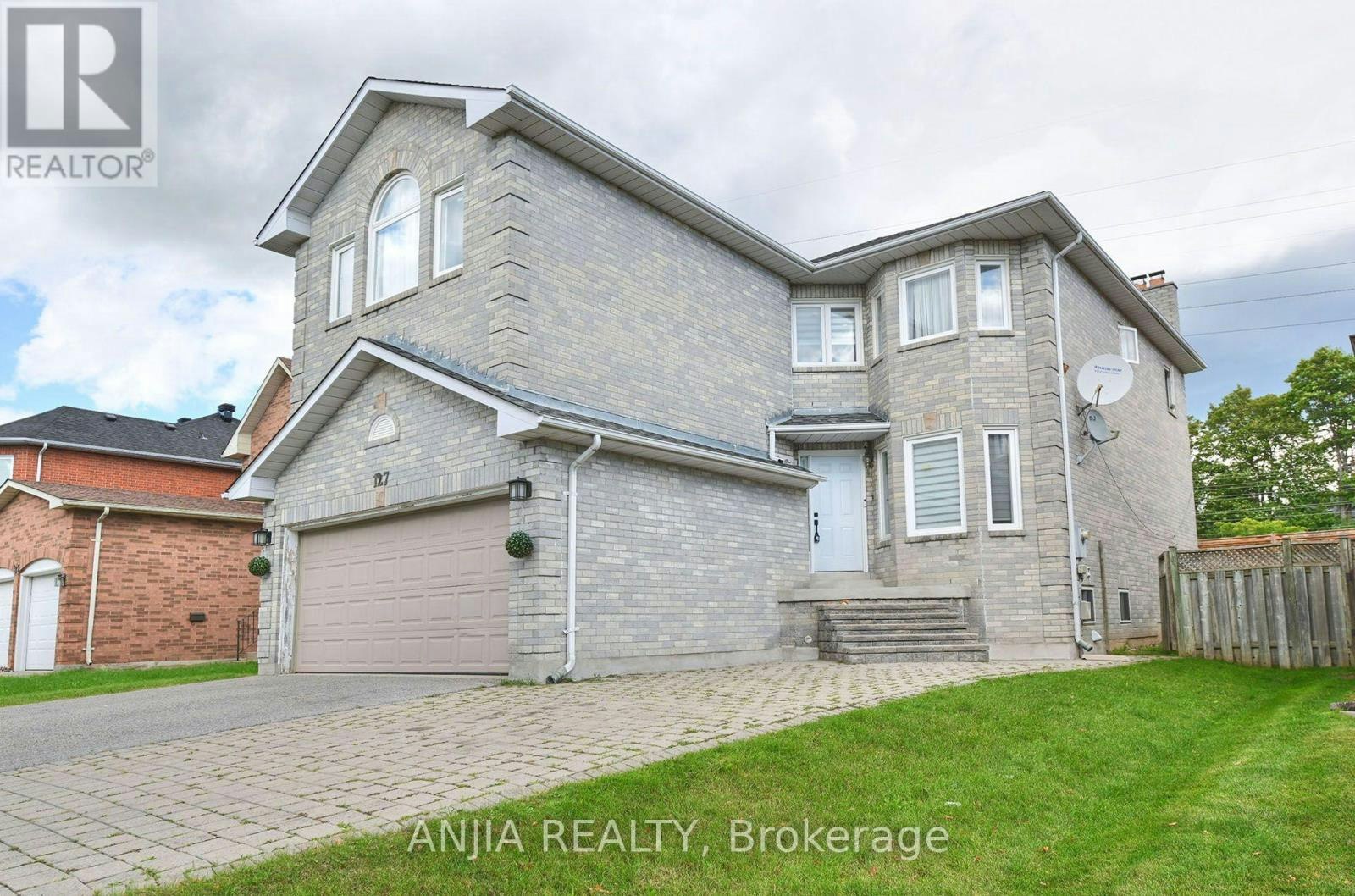 127 Tomlinson Circle, Markham, ON, L3R 9K4