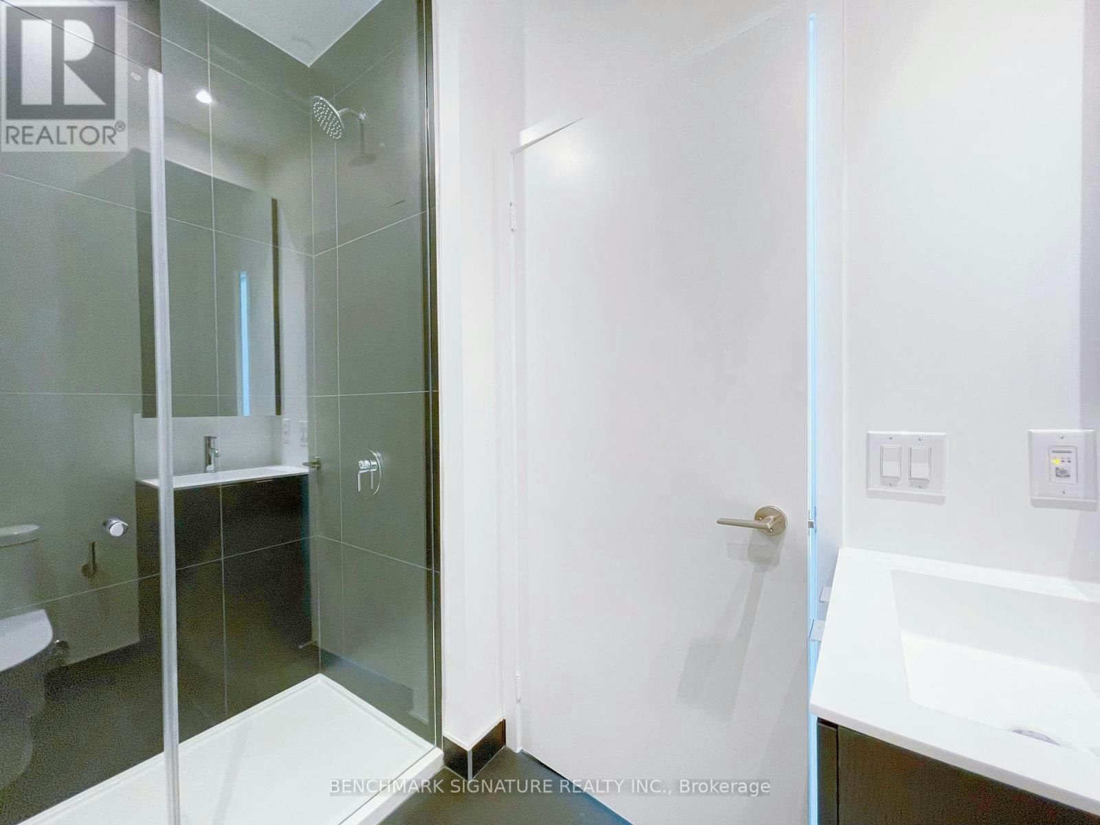 2710-20 Edward Street, Toronto, ON, M5G 1C9 - 9