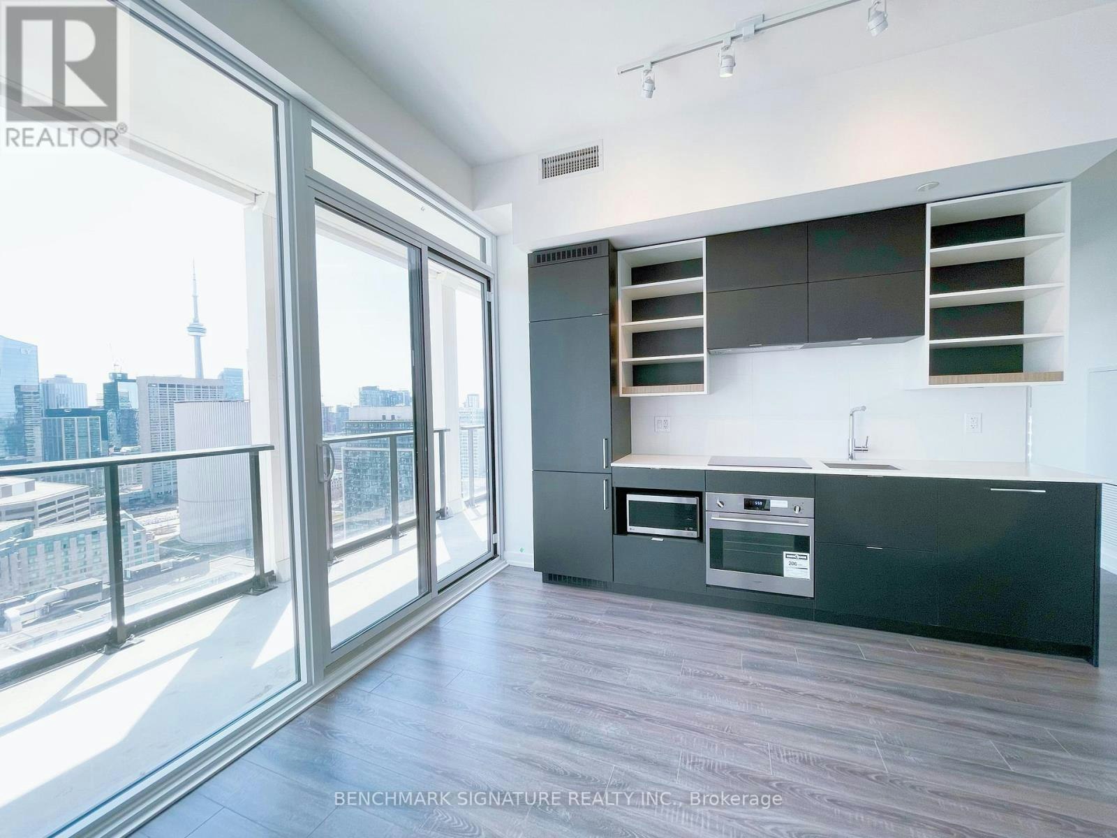 2710-20 Edward Street, Toronto, ON, M5G 1C9 - 3