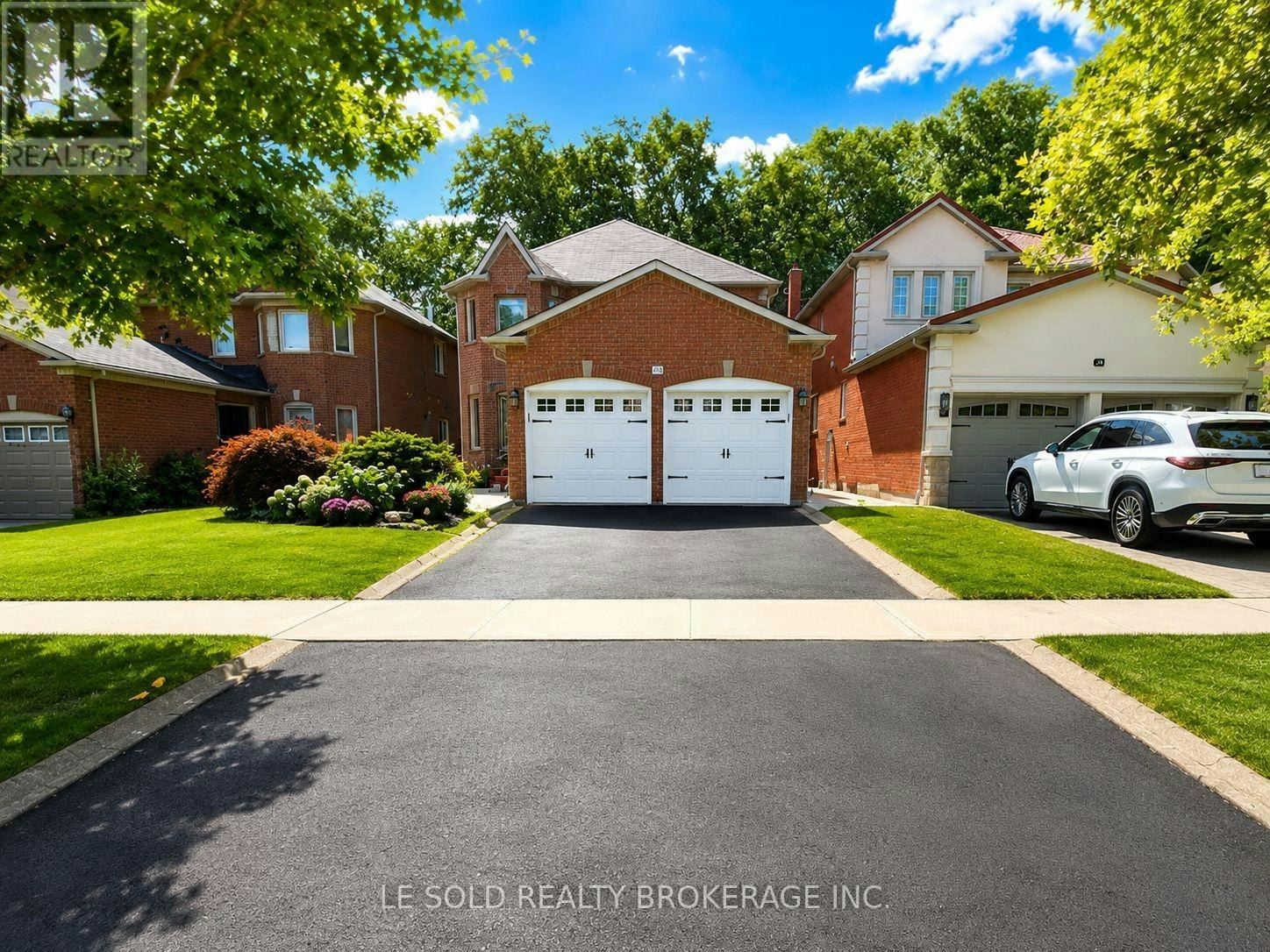 76 Larratt Lane, Richmond Hill, ON, L4C 0E2