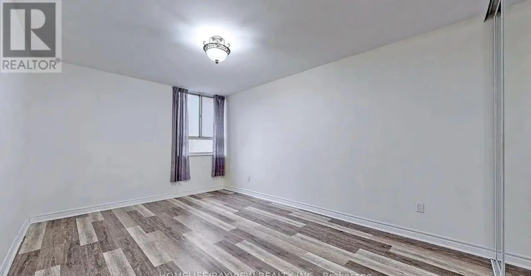 1803-1 Massey Square, Toronto, ON, M4C 5L4 - 3
