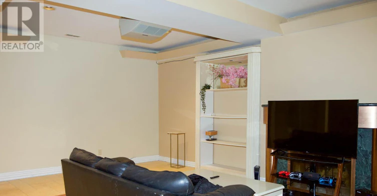 2B Debell Lane, Toronto, ON, M2M 3Z4 - 3