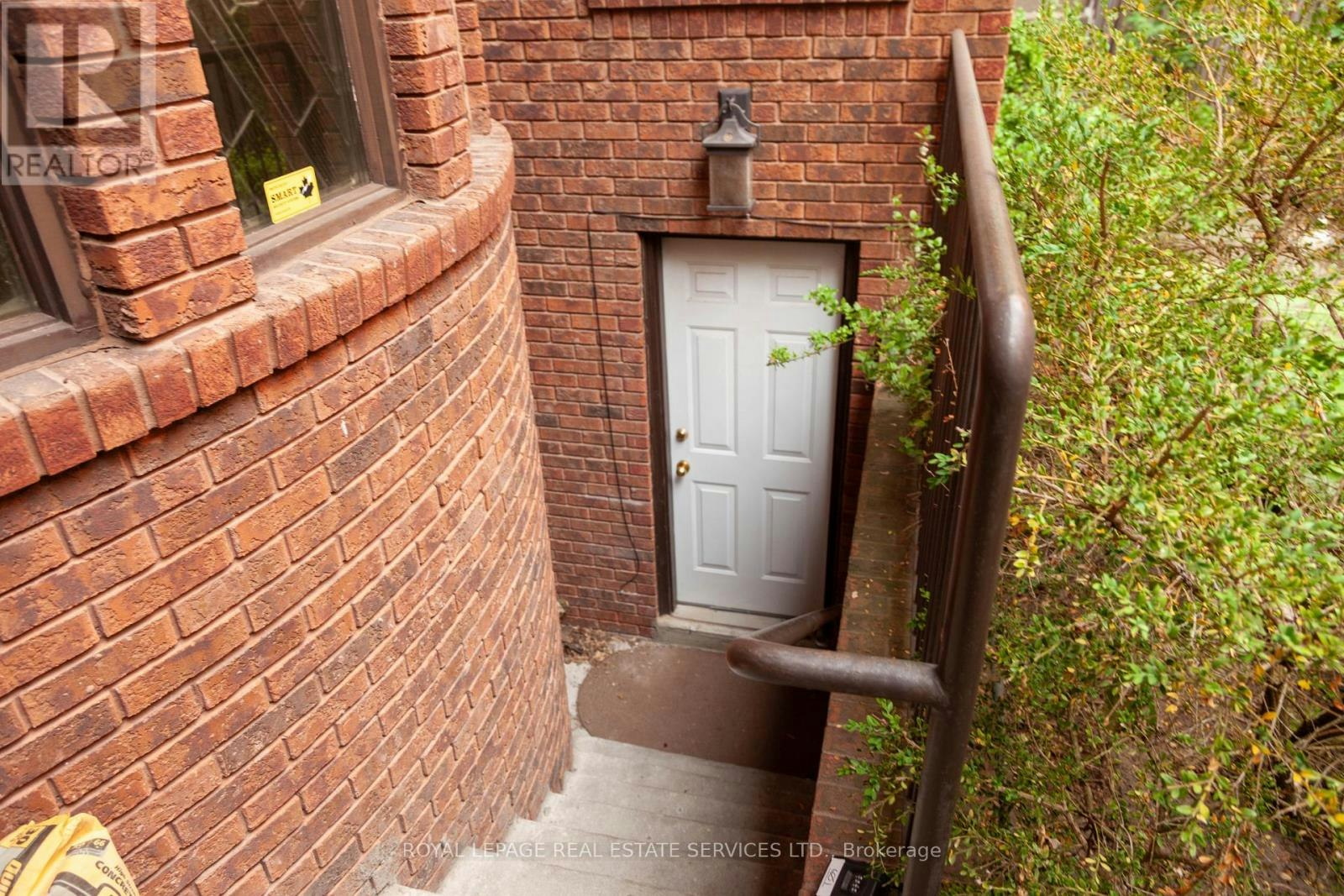 2B Debell Lane, Toronto, ON, M2M 3Z4 - 13