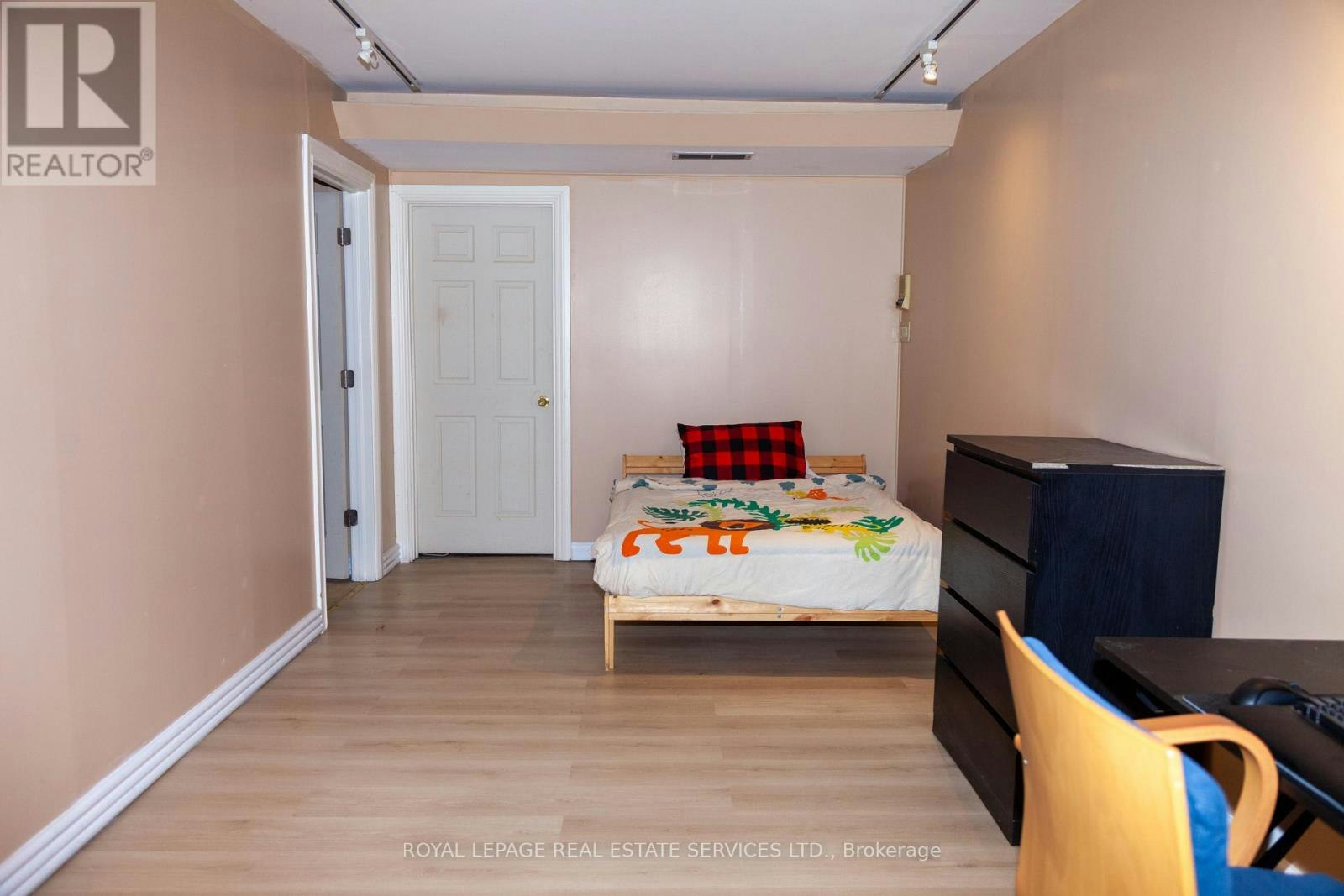 2B Debell Lane, Toronto, ON, M2M 3Z4 - 11
