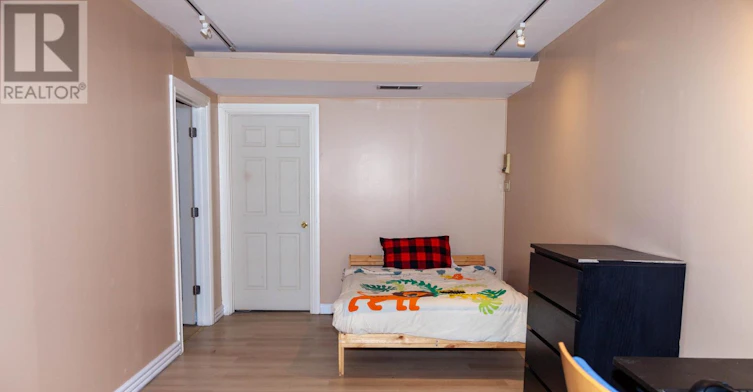 2B Debell Lane, Toronto, ON, M2M 3Z4 - 11