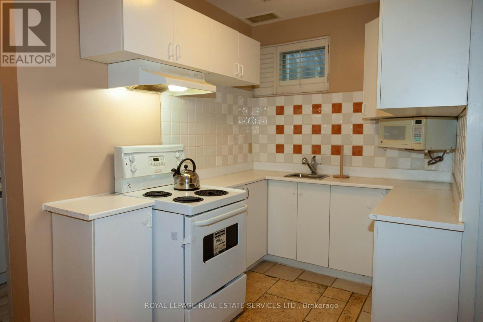 2B Debell Lane, Toronto, ON, M2M 3Z4 - 5