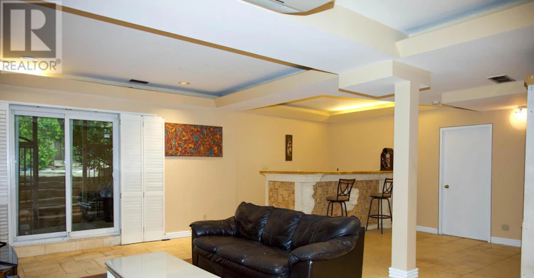 2B Debell Lane, Toronto, ON, M2M 3Z4