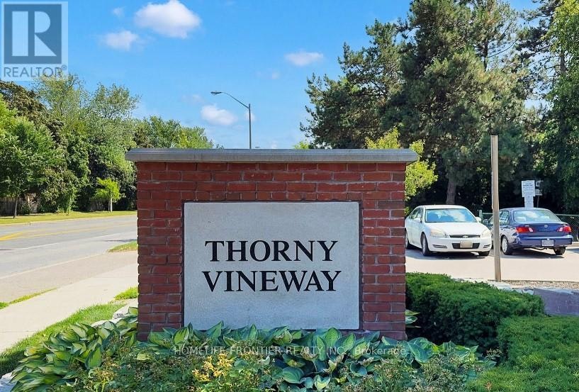 133 Thorny Vine Way E, Toronto, ON, M2J 4J4