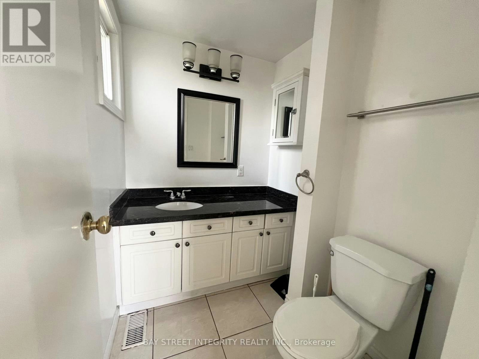 27 Tollerton Avenue, Toronto, ON, M2K 2H1 - 5