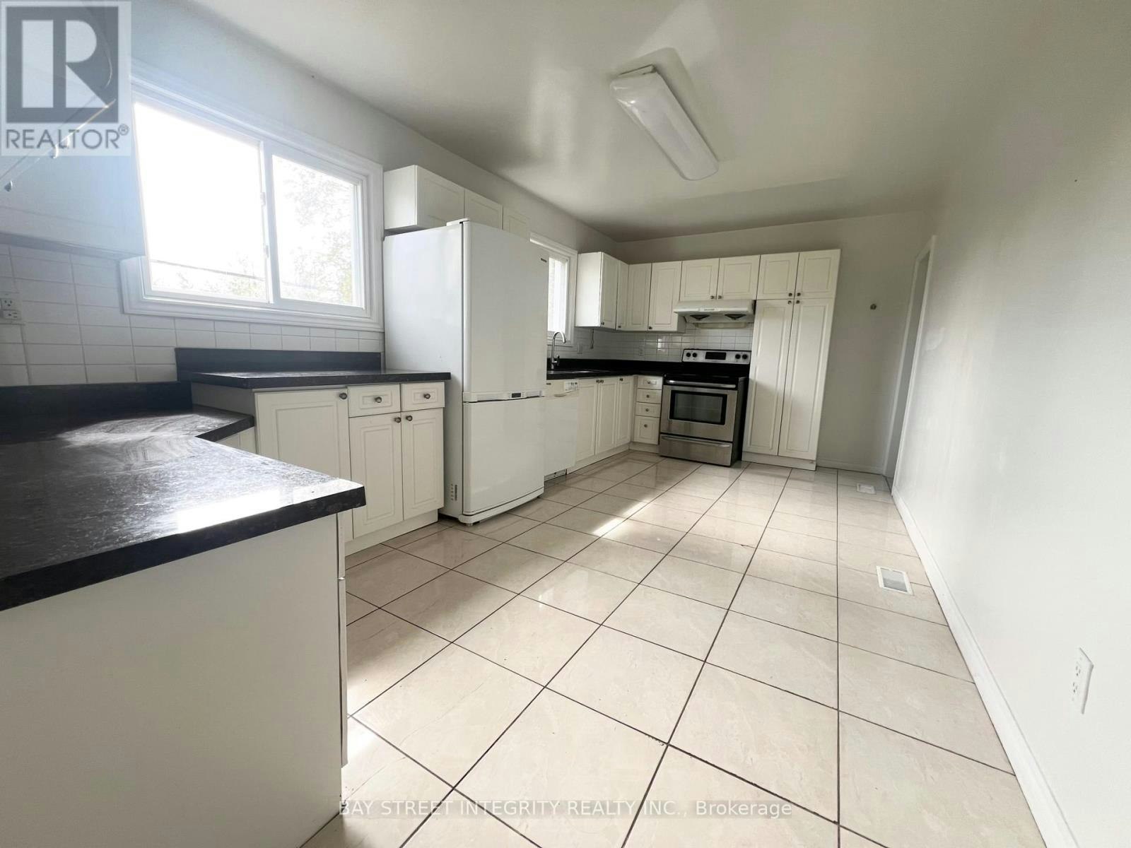 27 Tollerton Avenue, Toronto, ON, M2K 2H1 - 10