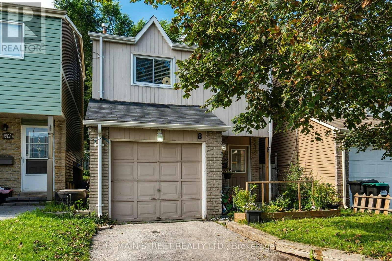 8 Robin Court, Barrie, ON, L4M 5M1