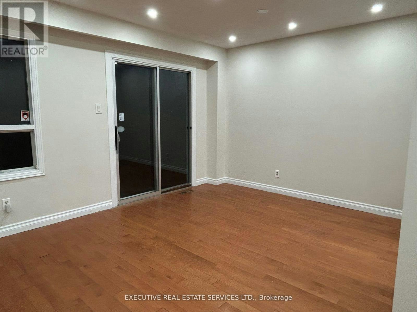 90 Primrose Crescent, Brampton, ON, L6Z 1E3 - 2