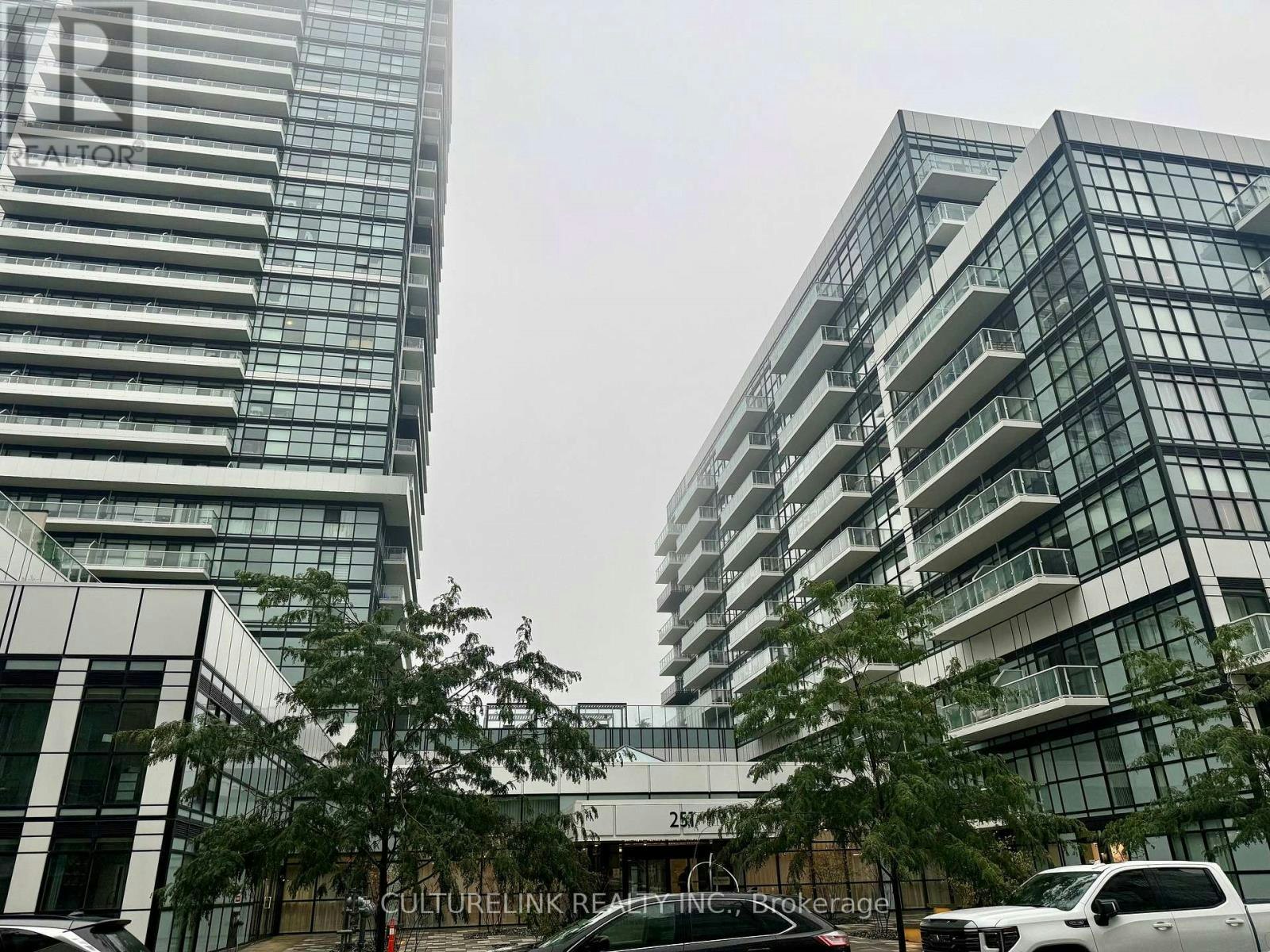 602-251 Manitoba Street, Toronto, ON, M8Y 0C7 - 2