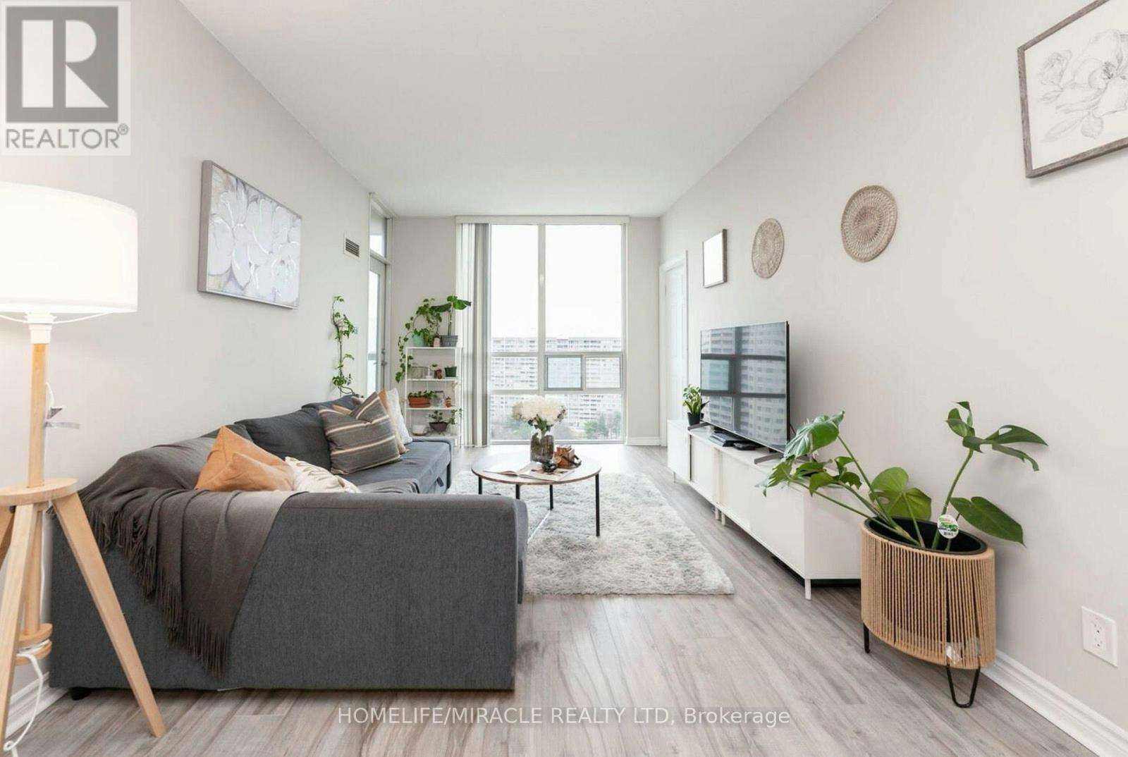 1702-3504 Hurontario Street, Mississauga, ON, L5B 0B9 - 5