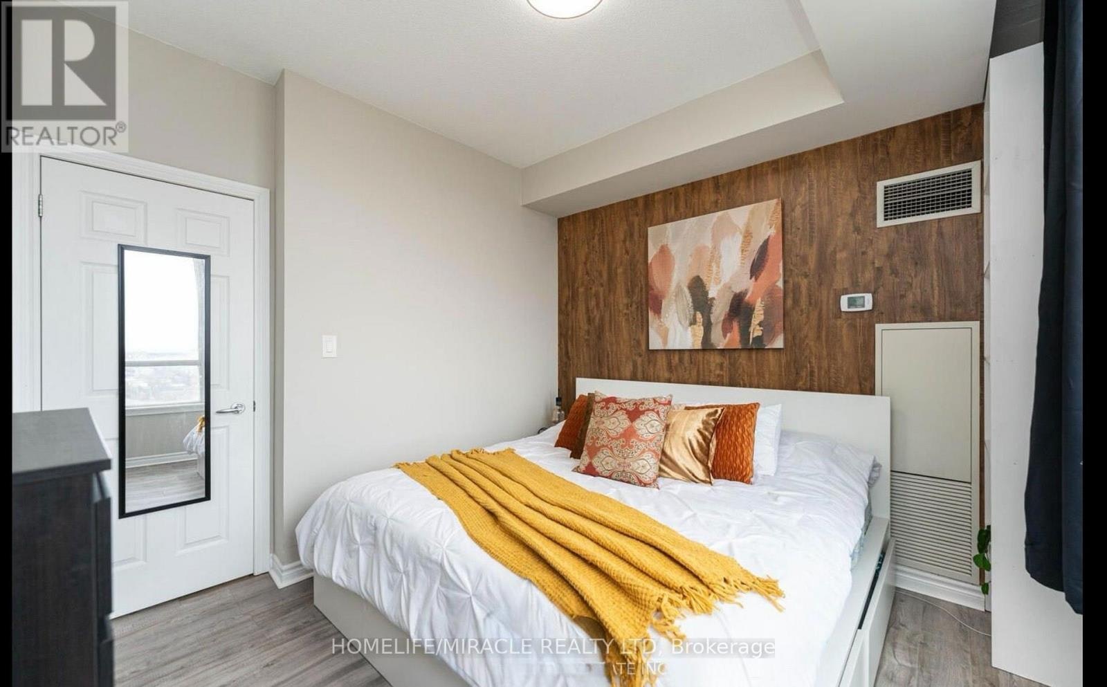 1702-3504 Hurontario Street, Mississauga, ON, L5B 0B9 - 10