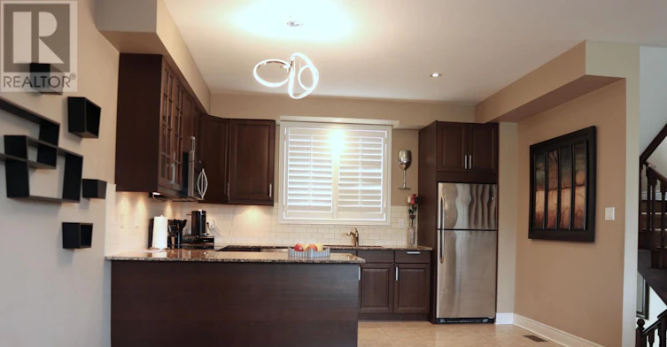 17-215 16th Avenue, Richmond Hill, ON, L4L 0T8 - 3