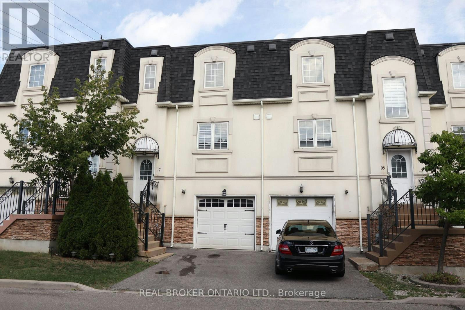 17-215 16th Avenue, Richmond Hill, ON, L4L 0T8