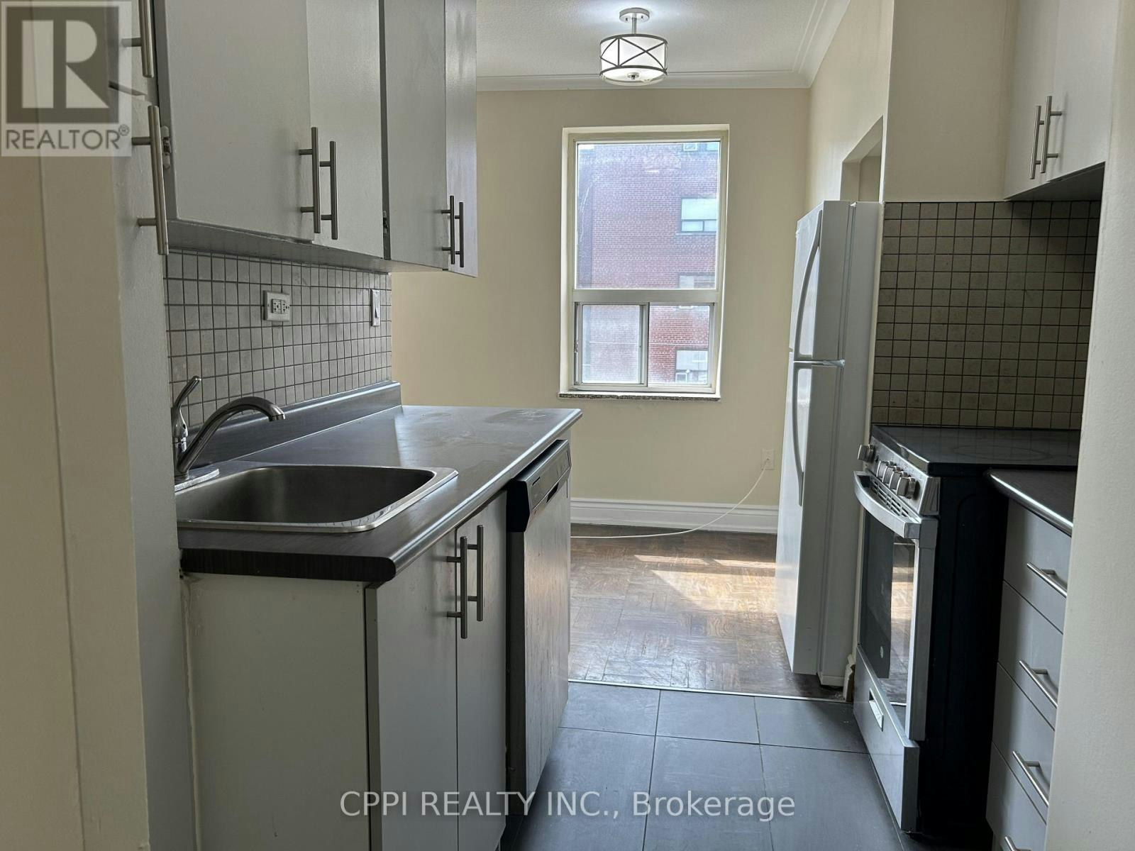 202-3 Hill Heights Road, Toronto, ON, M8Y 1Z1 - 4