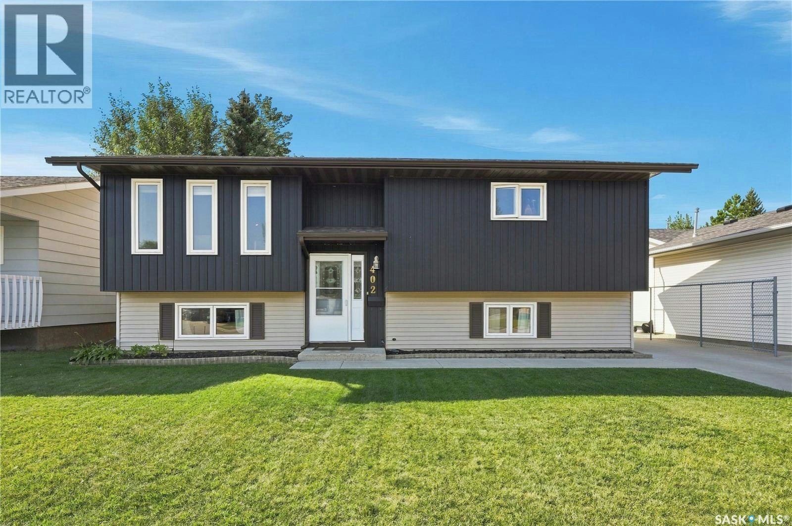 402 Fehr Crescent, Martensville, SK, S0K 2T0