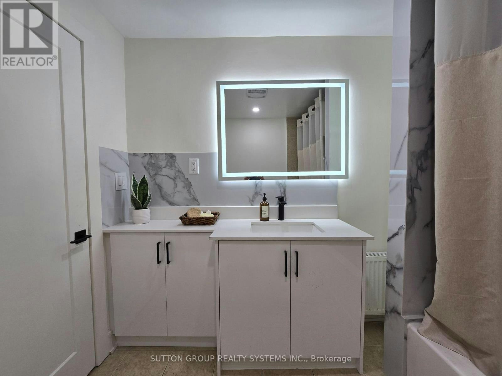 1-2886 Lake Shore Boulevard W, Toronto, ON, M8V 1J1
