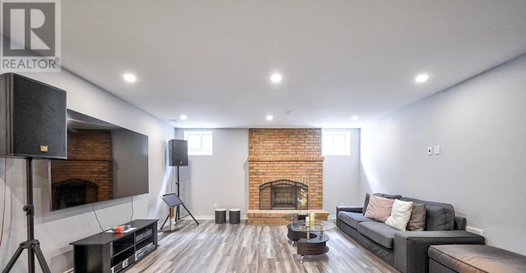 95 Cavell Avenue, King, ON, L7B 1A3 - 25