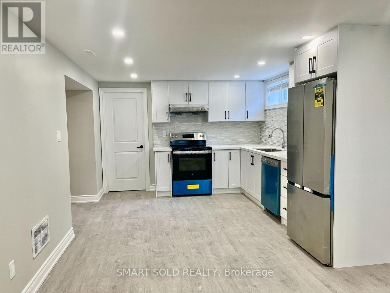 LOWER-228 Silverbirch Drive, Newmarket, ON, L3Y 2Z5 - 3