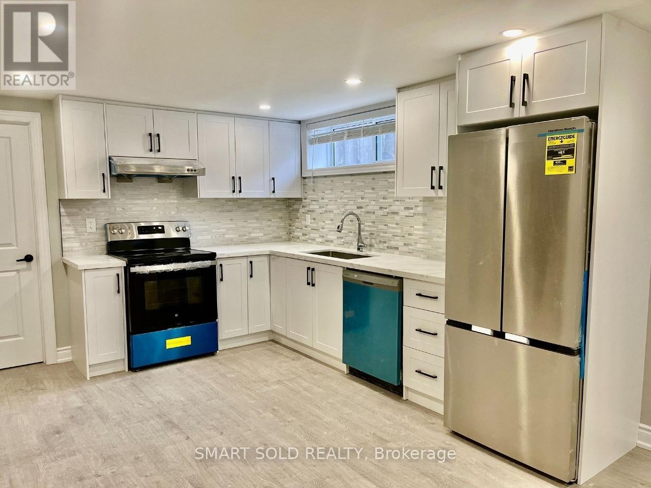 LOWER-228 Silverbirch Drive, Newmarket, ON, L3Y 2Z5 - 2
