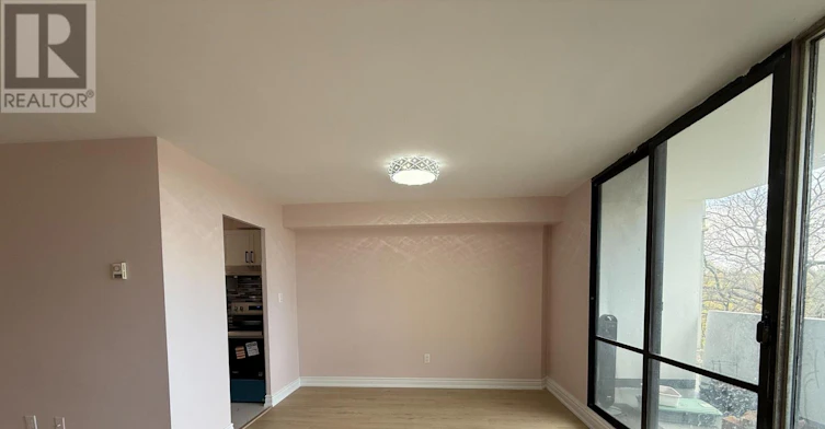 502-3 Massey Square, Toronto, ON, M4C 5L5 - 10