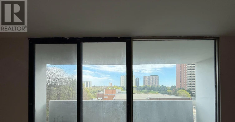 502-3 Massey Square, Toronto, ON, M4C 5L5 - 32