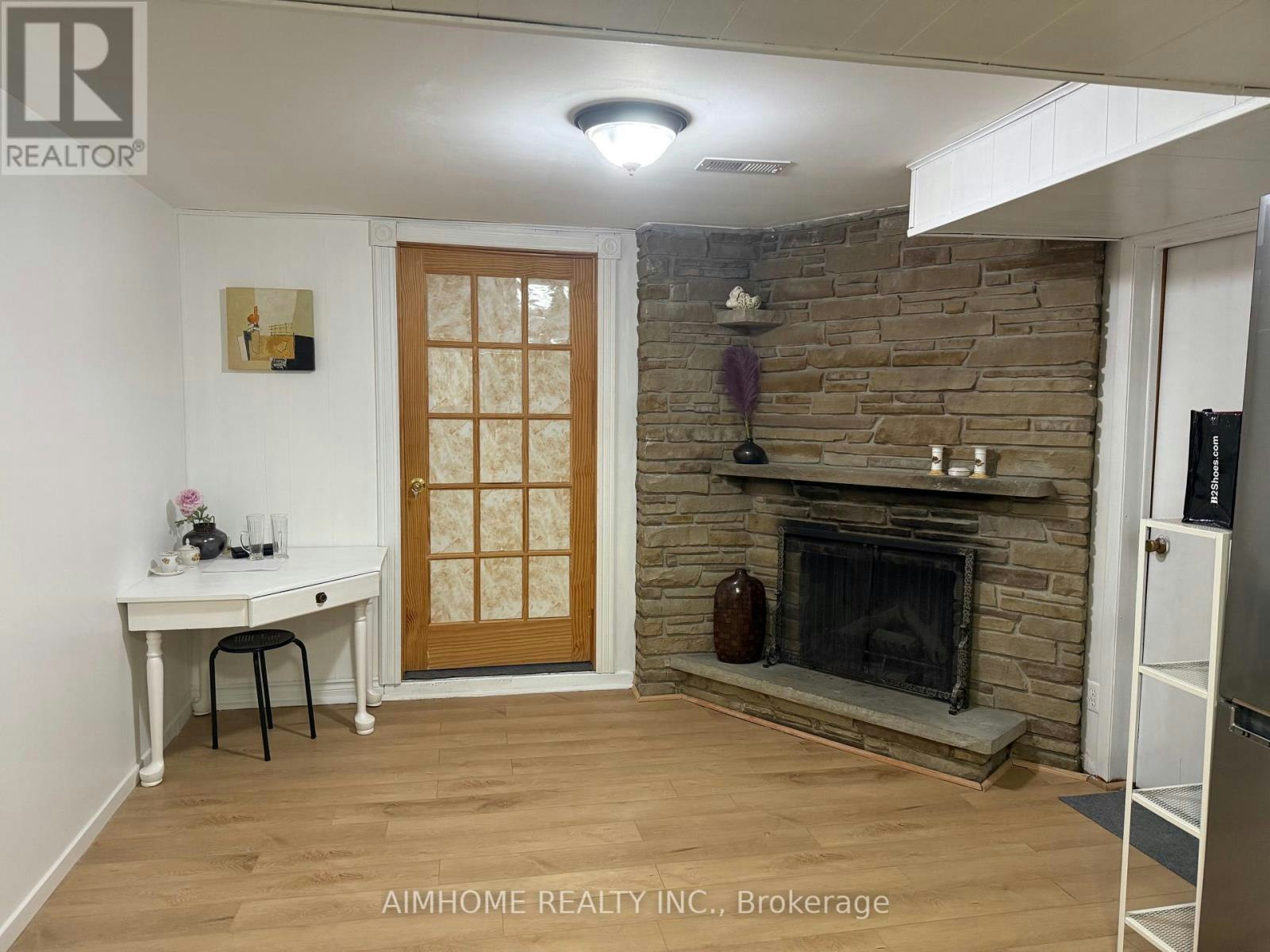 BSMT 2-72 La Rose Avenue, Toronto, ON, M9P 1B1 - 10