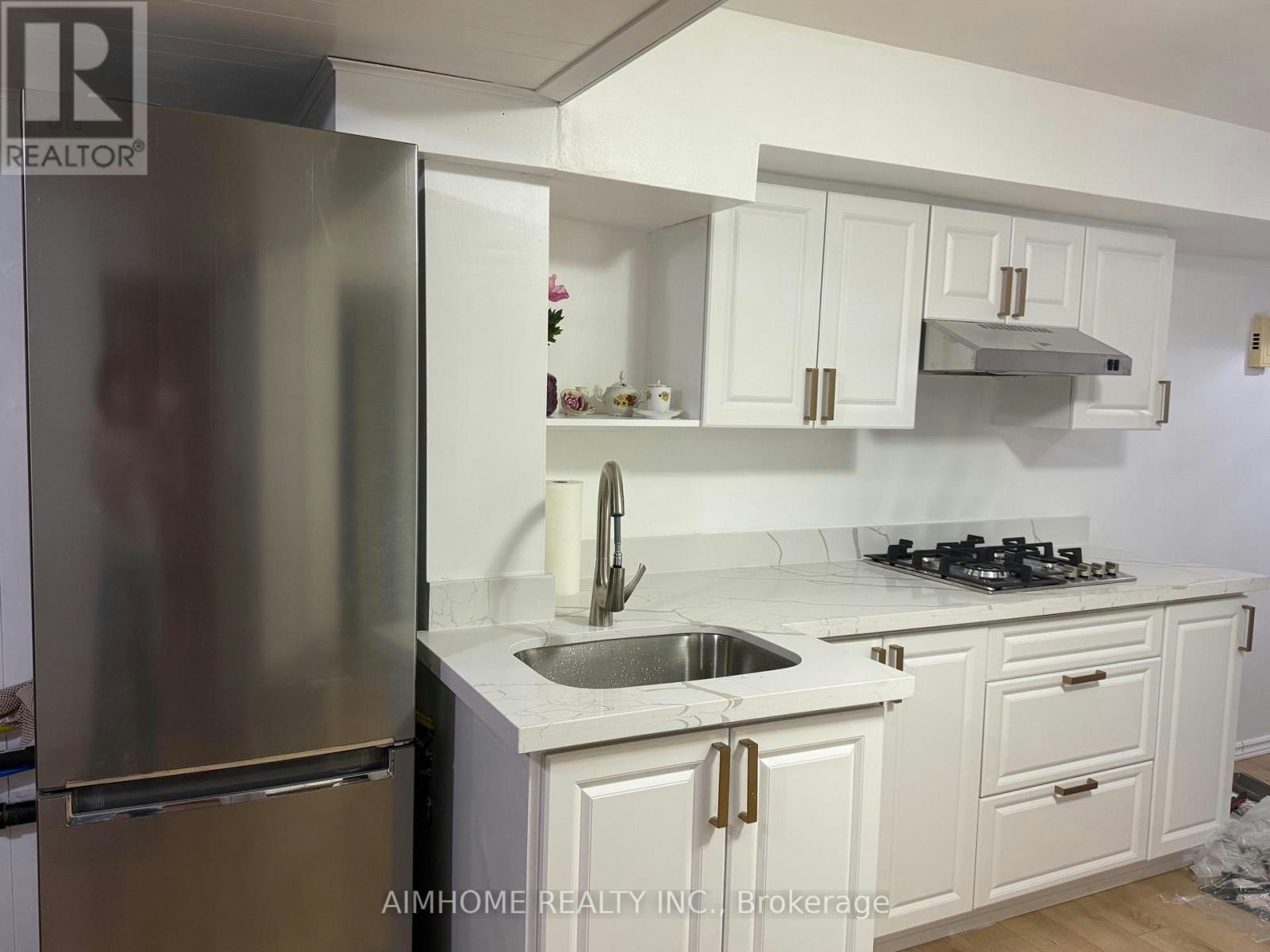 BSMT 2-72 La Rose Avenue, Toronto, ON, M9P 1B1 - 5