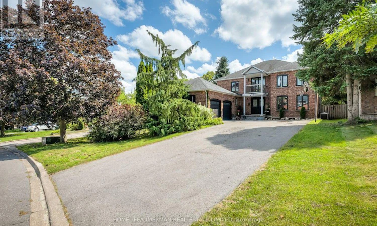 365 Kennedy Street W