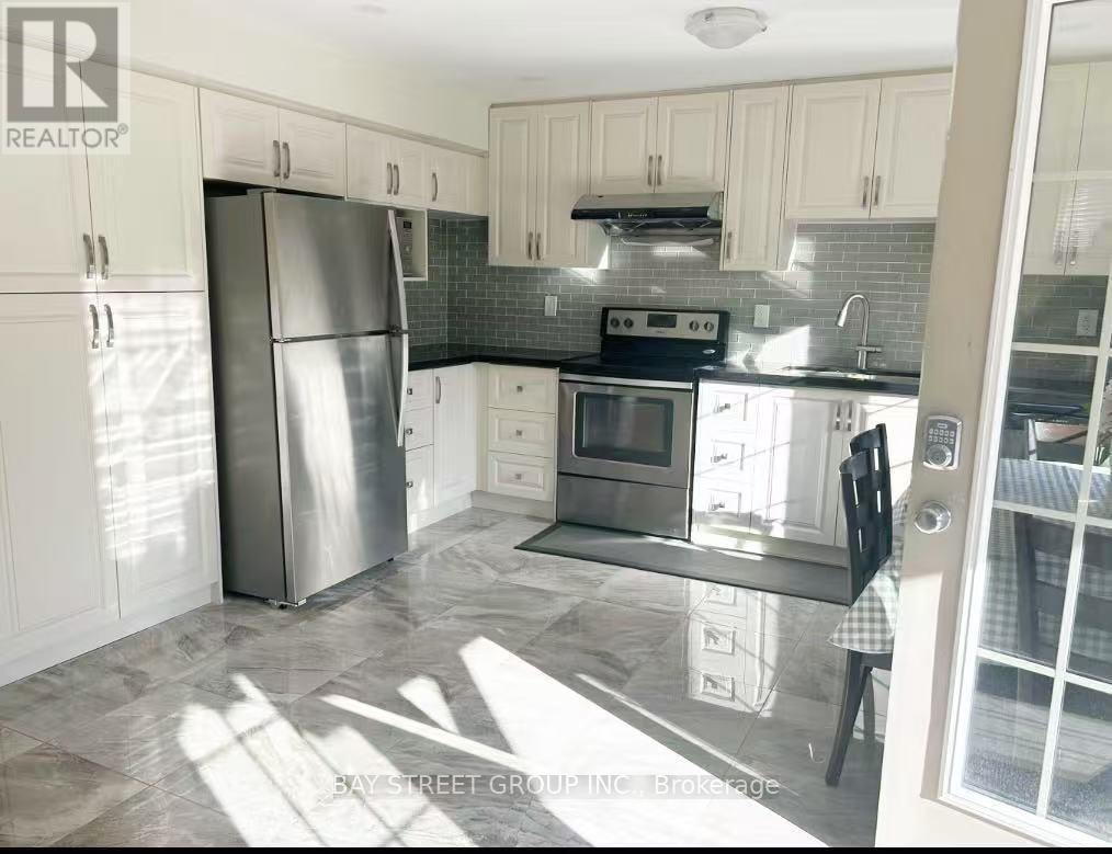 37 Heintzman Crescent, Vaughan, ON, L6A 4T8 - 4