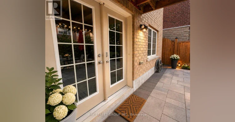 37 Heintzman Crescent, Vaughan, ON, L6A 4T8 - 2