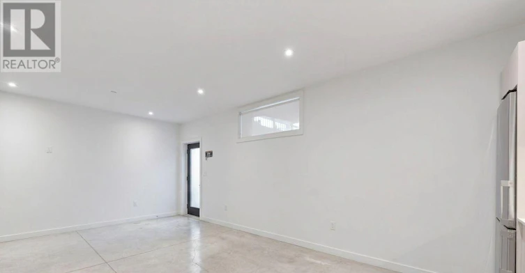 LOWER-182 Cameron Avenue, Toronto, ON, M6M 1R7 - 7