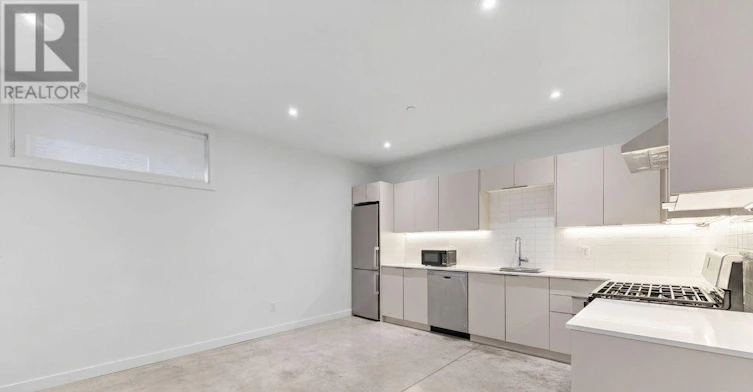 LOWER-182 Cameron Avenue, Toronto, ON, M6M 1R7 - 5