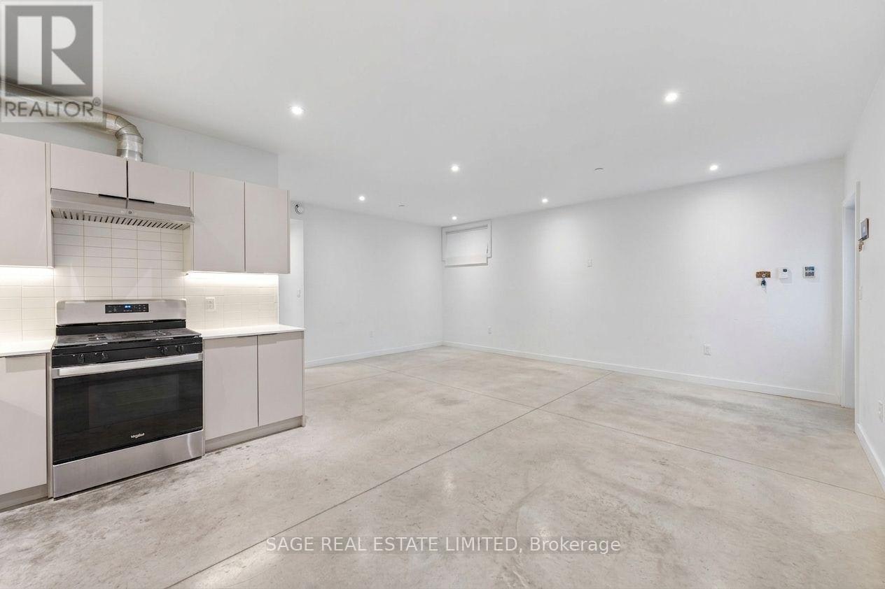 LOWER-182 Cameron Avenue, Toronto, ON, M6M 1R7 - 8
